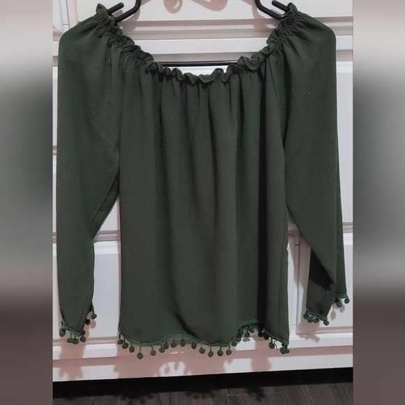 Top - Picture 2 of 2